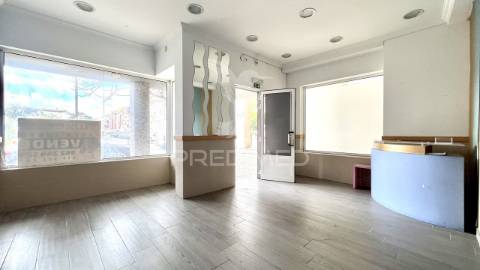 Loja na avenida bocage, barreiro