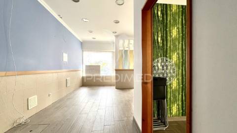 Loja na avenida bocage, barreiro