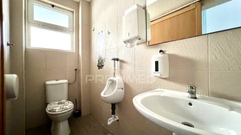 Loja na avenida bocage, barreiro