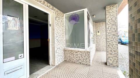 Loja na avenida bocage, barreiro