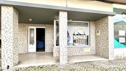 Loja na avenida bocage, barreiro