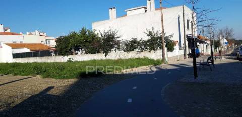 Lote de terreno urbano na baixa da banheira