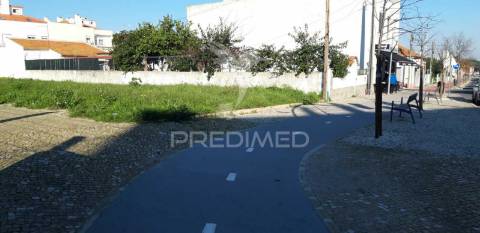 Lote de terreno urbano na baixa da banheira