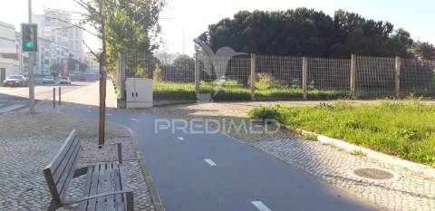 Lote de terreno urbano na baixa da banheira