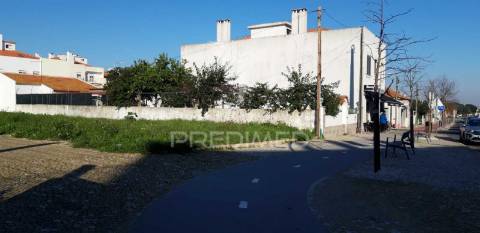 Lote de terreno urbano na baixa da banheira