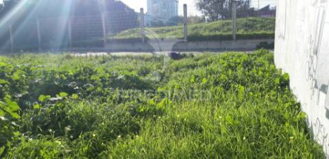 Lote de terreno urbano na baixa da banheira