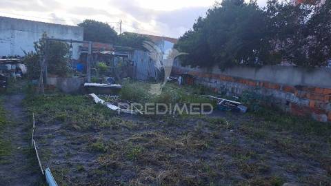 Terreno urbano de 200m2 em vale do grou, alhos vedros