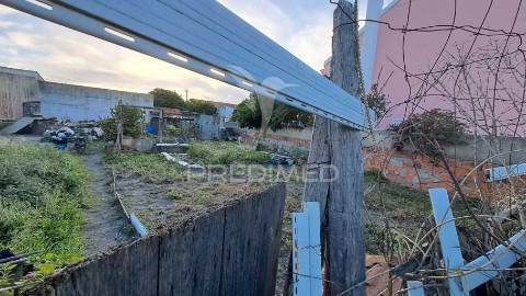 Terreno urbano de 200m2 em vale do grou, alhos vedros