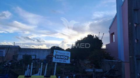 Terreno urbano de 200m2 em vale do grou, alhos vedros