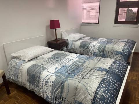 Arrendamento de t5, com capacidade para 12 pessoas, em sines