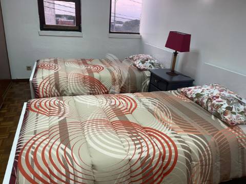 Arrendamento de t5, com capacidade para 12 pessoas, em sines