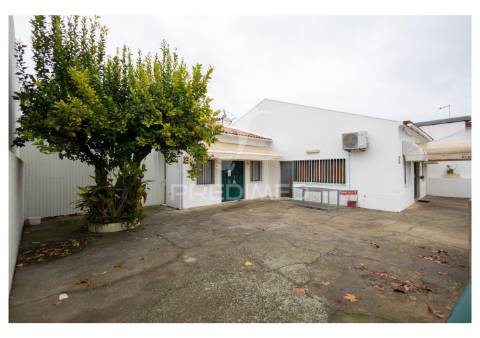 Oportunidade de investimento! espaço comercial à venda no vimieiro