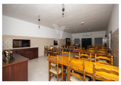 Oportunidade de investimento! espaço comercial à venda no vimieiro