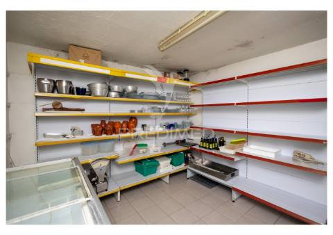 Oportunidade de investimento! espaço comercial à venda no vimieiro