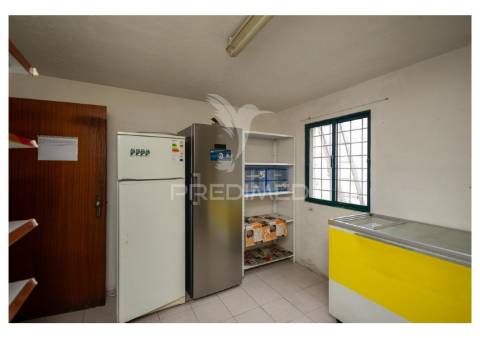 Oportunidade de investimento! espaço comercial à venda no vimieiro