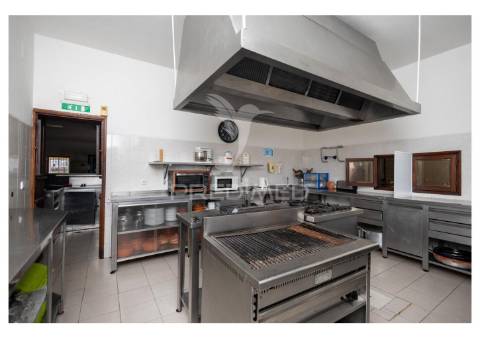 Oportunidade de investimento! espaço comercial à venda no vimieiro