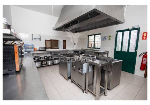 Oportunidade de investimento! espaço comercial à venda no vimieiro