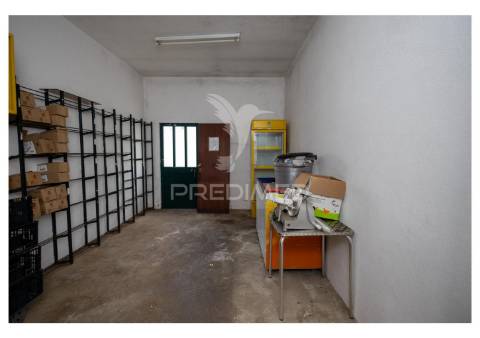 Oportunidade de investimento! espaço comercial à venda no vimieiro