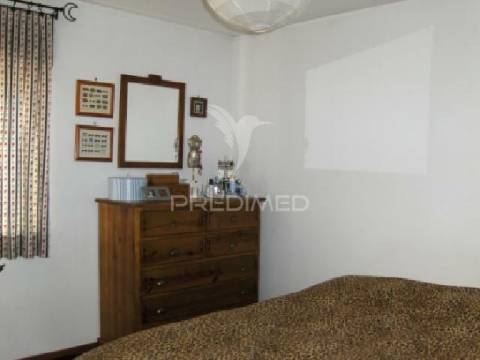 T4 em alfragide com boas áreas