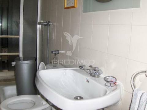 T4 em alfragide com boas áreas