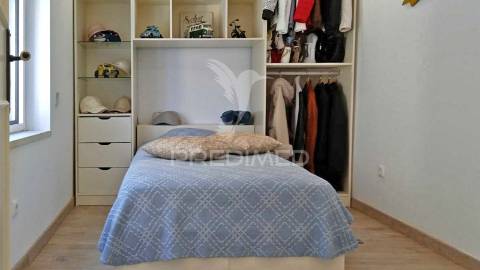 Quinta com piscina e com lote de terreno rústico