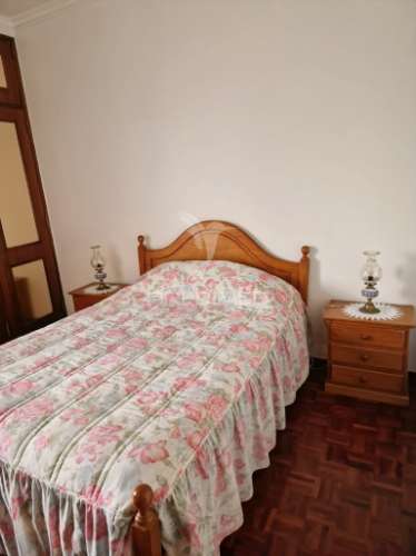 Apartamento de tipologia t2 , localizado na mina de água-amadora.