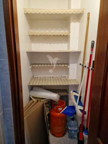 Apartamento de tipologia t2 , localizado na mina de água-amadora.