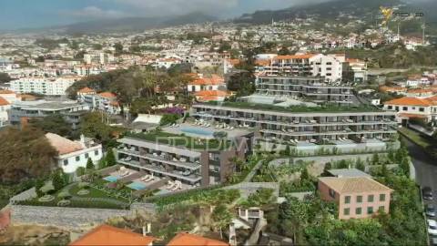 Apartamento t1 com piscina privada e jardim