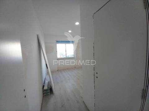 Apartamento t3-cacém-agualva-em remodelação raíz