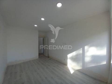 Apartamento t3-cacém-agualva-em remodelação raíz