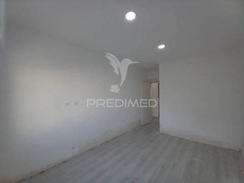 Apartamento t3-cacém-agualva-em remodelação raíz