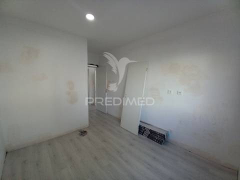 Apartamento t3-cacém-agualva-em remodelação raíz