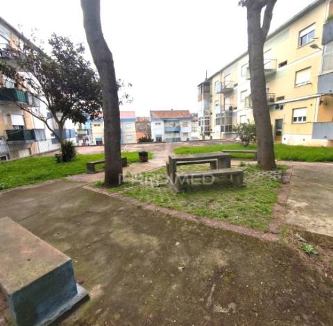 Apartamento t3-cacém-agualva-em remodelação raíz