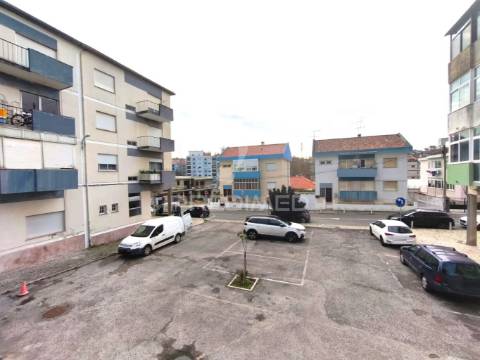 Apartamento t3-cacém-agualva-em remodelação raíz