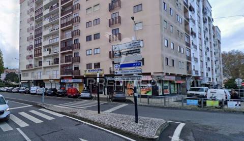 Apartamento t3-cacém-agualva-em remodelação raíz