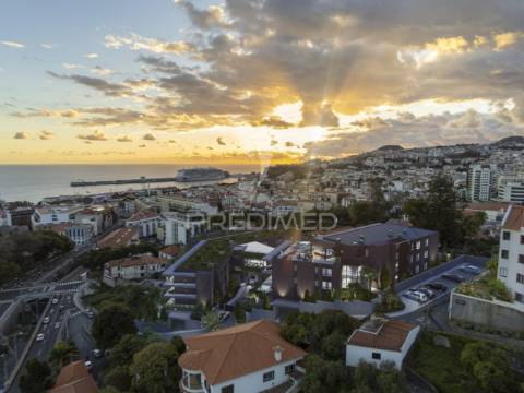 Apartamento t2 com jardim e piscina privada