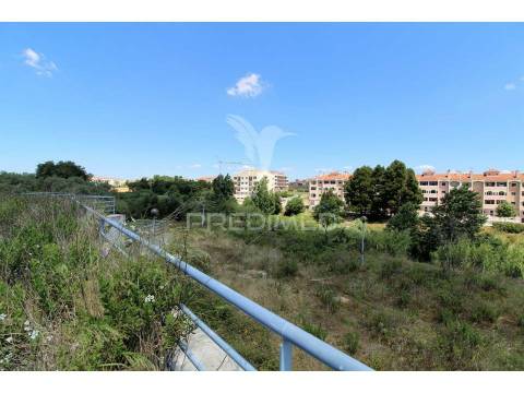 Lote prédio em santarém em urbanização de referência