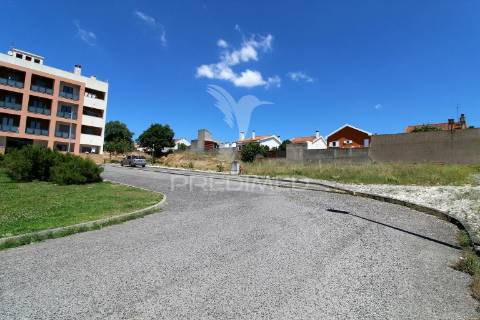 Lote prédio em santarém em urbanização de referência