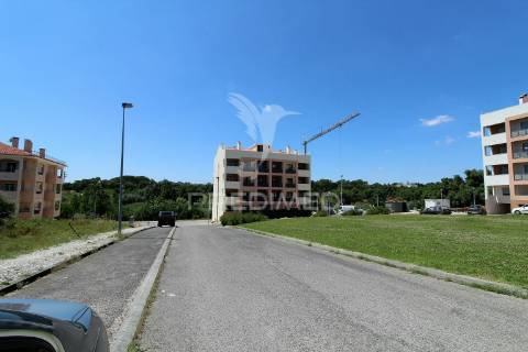 Lote prédio em santarém em urbanização de referência