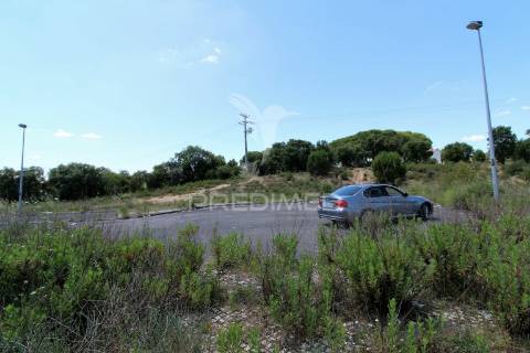 Lote prédio em santarém em urbanização de referência