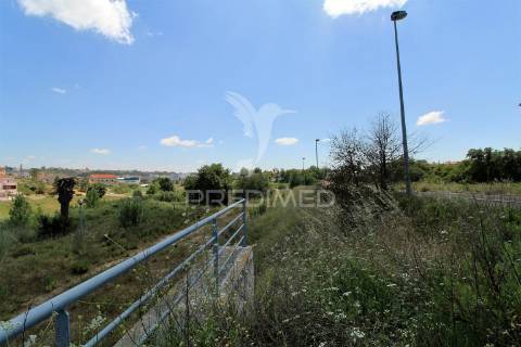 Lote prédio em santarém em urbanização de referência