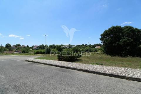 Lote prédio em santarém em urbanização de referência