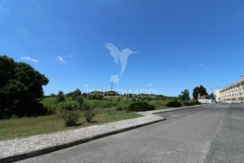 Lote prédio em santarém em urbanização de referência