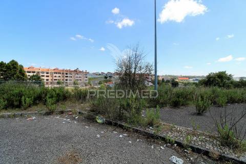 Lote prédio em santarém em urbanização de referência