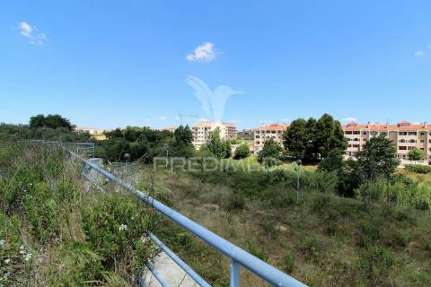 Lote prédio em santarém em urbanização de referência