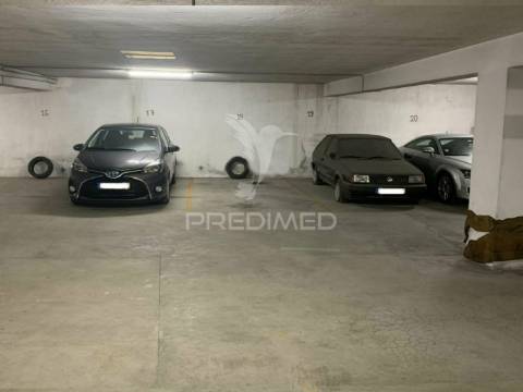 Três lugar de garagem