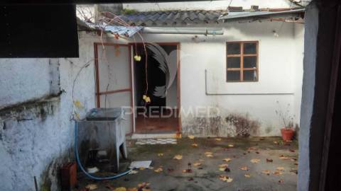 Casa antiga em comenda