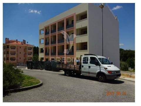 Lote para prédio em  santarém em urbanização de referência