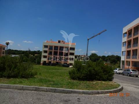 Lote para prédio em  santarém em urbanização de referência