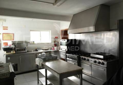 Marteleira. restaurante totalmente equipado